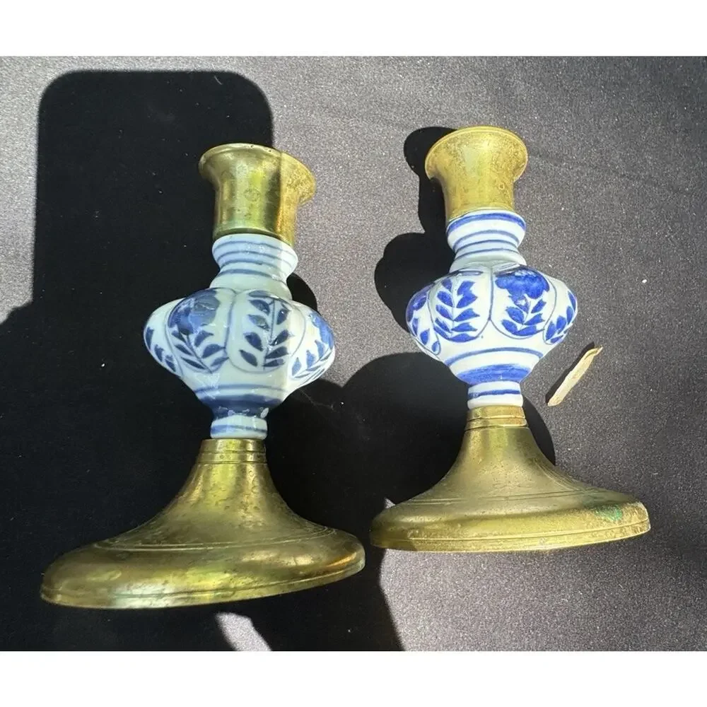 Vtg 1950’s Deft Floral Blue And White Ceramic And Brass Candlesticks Pair -A50